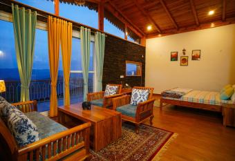 Shivoham Himalayan Resort has Balcony rooms