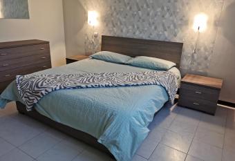 CASA LUCIA allows 18 year olds to book a room