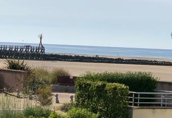 Appartement vue sur mer courseulles allows 18 year olds to book a room