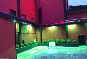 Hotel Ellos allows 18 year olds to book a room