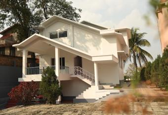 Pushkara River View Villa allows 18 year olds to book a room