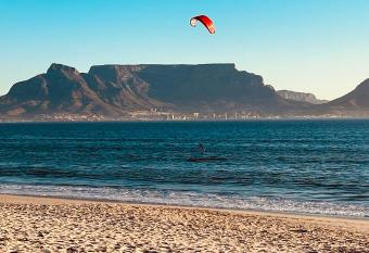 Load-Shedding Free 2 Bedroom Beachfront Apartment with Sea Views has rooms with a private hot tub