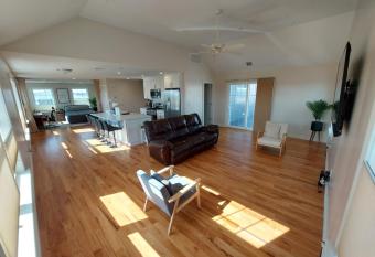 Hotel-Inspired Modern Retreat - up to 30% Off has Balcony rooms