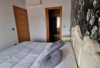 Apartamentos Tur  sticos Betanzos allows 18 year olds to book a room