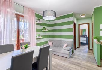 Garden house - con Terrazzo allows 18 year olds to book a room