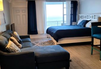 Direct Oceanfront With Balcony has Balcony rooms