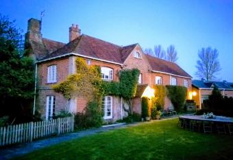 Bridge Farmhouse allows 18 year olds to book a room