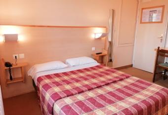 Les Charmilles allows 18 year olds to book a room