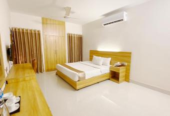 Crown Palace Residence has Balcony rooms