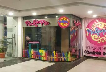 the fardous apartment sea view has rooms with a private hot tub