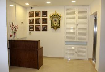 Atlantis Lodge allows 18 year olds to book a room