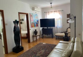 Villa ART - Herzliya Pituach has Balcony rooms