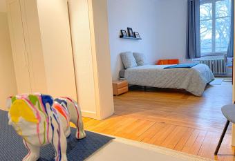 Chambres priv  es -Private room- dans un spacieux appartement - 100m2 centre proche gare allows 18 year olds to book a room