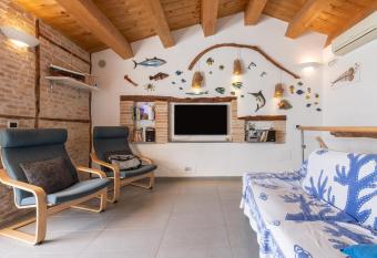 Casa Saliu has Balcony rooms