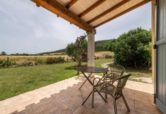 Villa le Vigne has Balcony rooms