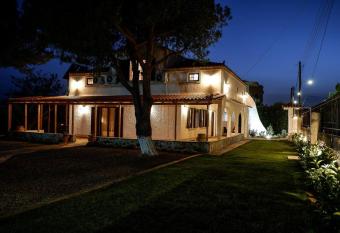 Lagonissi Luxury-Comfort-Private Residence has Balcony rooms