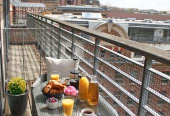 NOVU Apartments Duke Street Liverpool has Balcony rooms