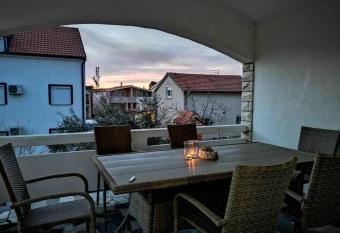 Easy Summer *** has Balcony rooms