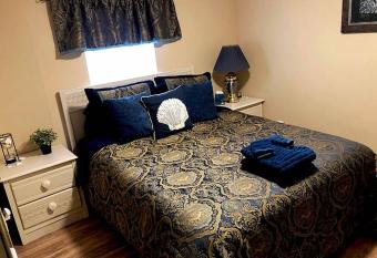 Room in Guest room - Pleasant Days Bb Scallop Room allows 18 year olds to book a room