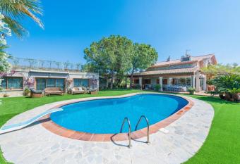 Villa Marjals 16 has Balcony rooms