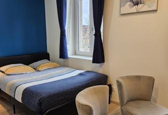 COLMAR - Appartements Deluxe - Lumineux - Stationnement Gratuit et Facile dans la rue has Balcony rooms