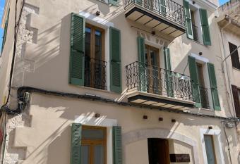 Can Vidal Boutique Rooms allows 18 year olds to book a room