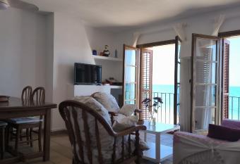 Baywatch Penthouse has Balcony rooms