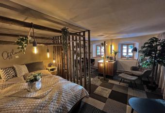 Der alte Torturm allows 18 year olds to book a room