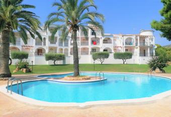 Font Nova D-2 LEK has Smoking rooms