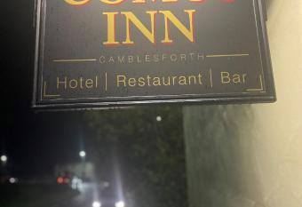 Comus Inn has Balcony rooms