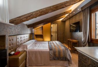 Ca  Marinella allows 18 year olds to book a room