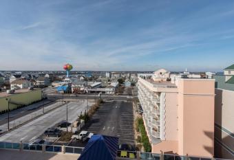 Park Place Hotel has Balcony rooms