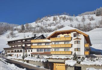 Hotel Onach has Balcony rooms