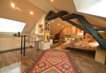 Mexican room allows 18 year olds to book a room