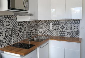 superbe studio avec piscine, ascenseur et acc  s direct sur le port allows 18 year olds to book a room