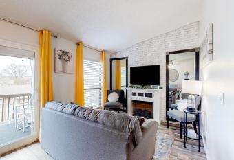 Table Rock Terrace has Balcony rooms