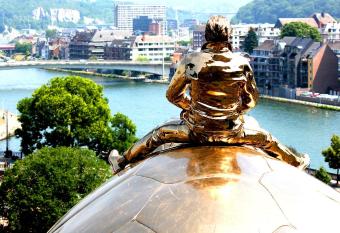 Lorele allows 18 year olds to book a room