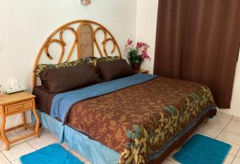 Hostal Casa Blanca allows 18 year olds to book a room