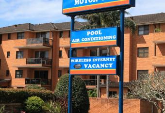 Bella Villa Motor Inn allows 18 year olds to book a room