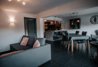 Au Flonalia has Balcony rooms