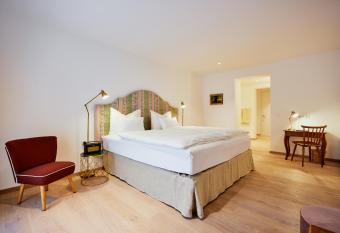 Boutiquehotel Zum Goldenen Hirschen has Balcony rooms