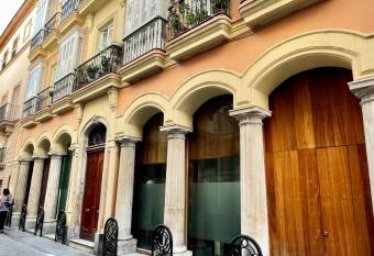 Apartamento Crist  bal Col  n allows 18 year olds to book a room