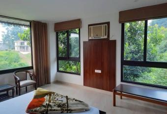 Ridge view cottage has Balcony rooms