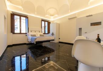 Inferno e Paradiso has rooms with a private hot tub