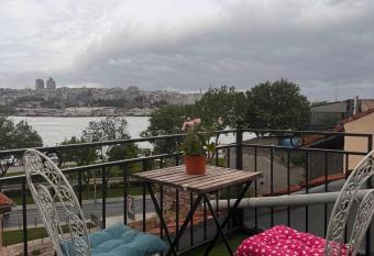 GEN PLUS has Balcony rooms