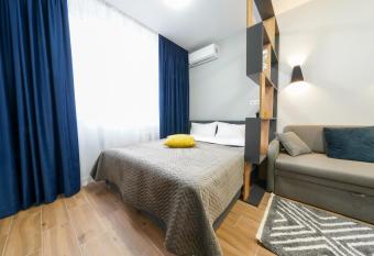                                                                          allows 18 year olds to book a room