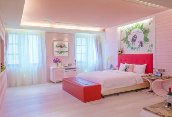 Merryseasons allows 18 year olds to book a room