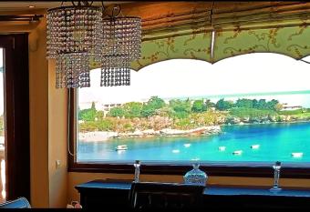 Villa Sea Gem has Balcony rooms