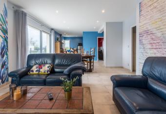 La proue - appt avec terrasse    moins de 100m de la plage has Balcony rooms