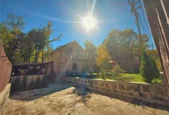 Flat Garden has Balcony rooms